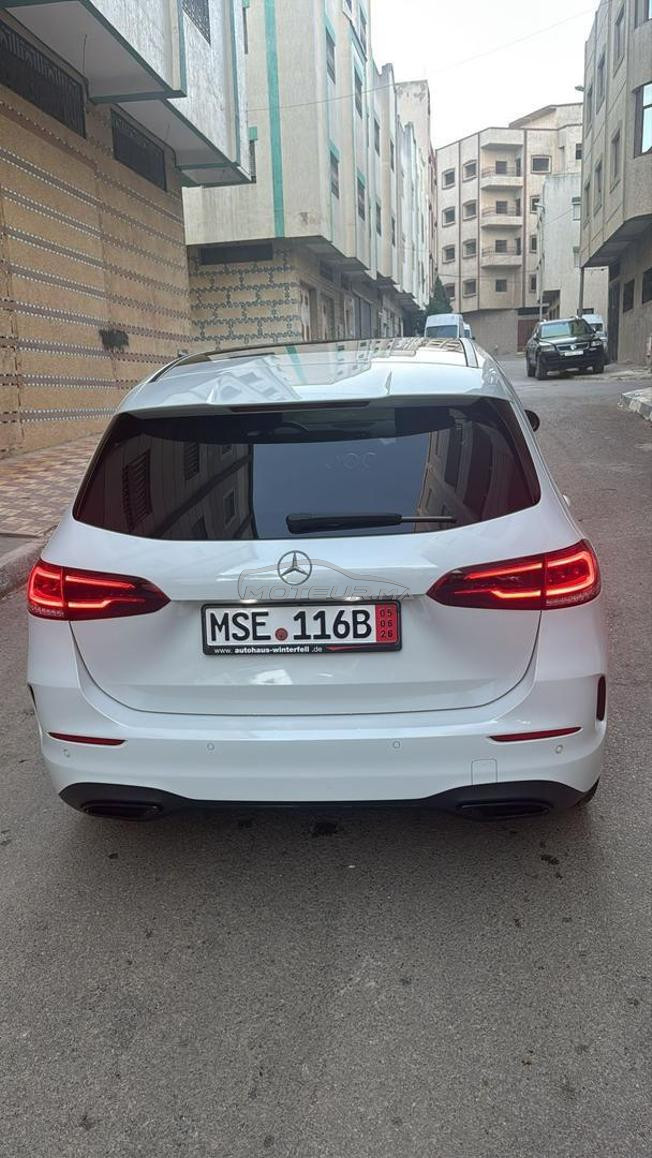Mercedes-Benz B250-Class)