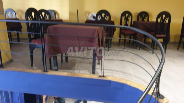 مطعم وجبات سريعة للإيجار في وسط المدينة - 2