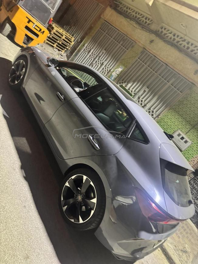 je mets ma propre voiture pour le vente