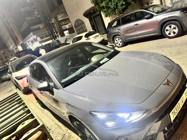 je mets ma propre voiture pour le vente