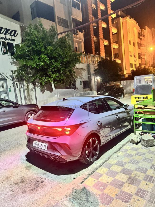 je mets ma propre voiture pour le vente