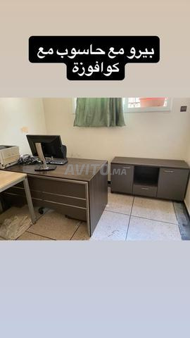 3 مكاتب مع حاسوب 4 طاولات وكراسيها - 2