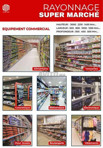 Étagères métalliques neuves et excellentes pour magasins et supermarchés