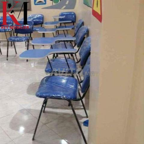 Chaise scolaire avec écritoire