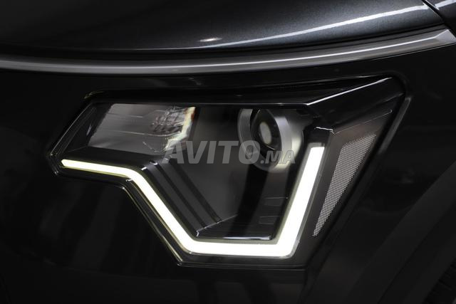 Kia Niro dans le showroom Ryad Auto à Rabat
