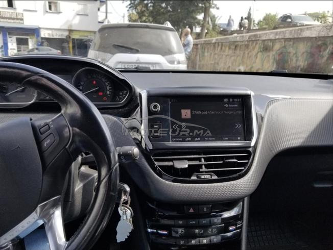 Peugeot 2008 Essence Manuelle 2017 à Bouznika