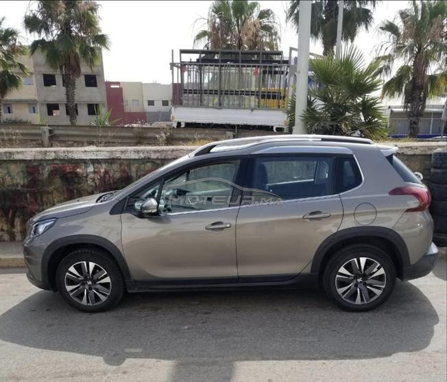 Peugeot 2008 Essence Manuelle 2017 à Bouznika