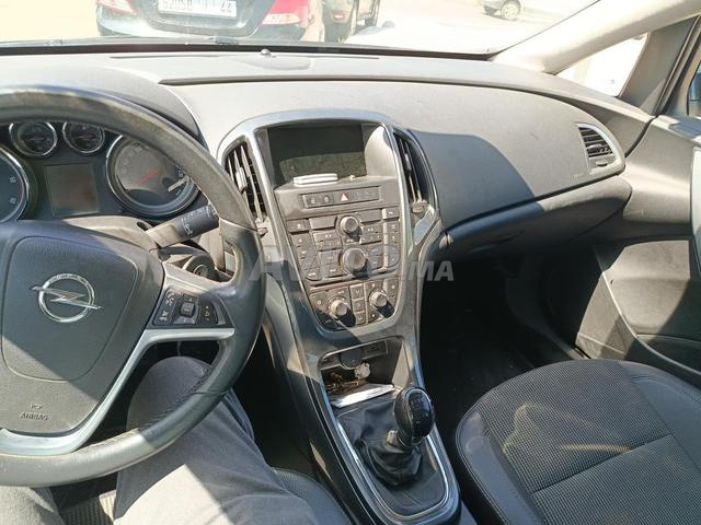 Opel Astra Diesel Manuelle 2014 à Tanger - 2