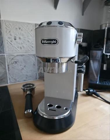 Machine à café Delonghi Dedica poudre