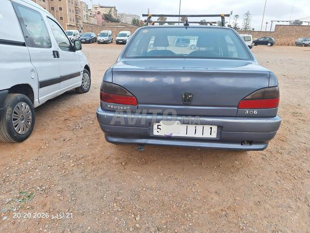 Voiture Peugeot 306 essence en bon état à vendre - 2