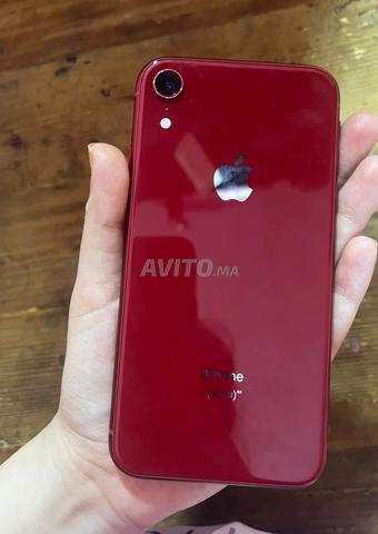 iPhone XR 64GB Rouge en Bon État - Tout Fonctionne