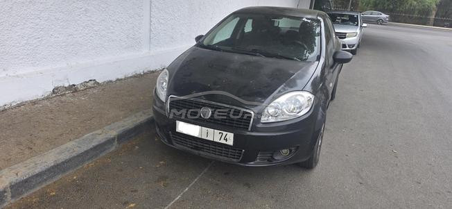 voiture  une Fiat Linea de 2012 en bon état