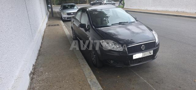 Voiture Fiat Linea de 2012 en bon état - 2