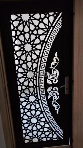 باب في حالة جيدة لمن يرغب به مرحبا