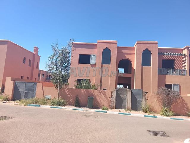 Villas Semi-finies à Targa 300m2-500m2 - 2