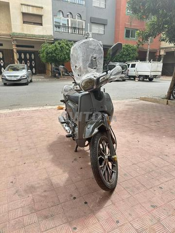33 moto encore neuve - 2