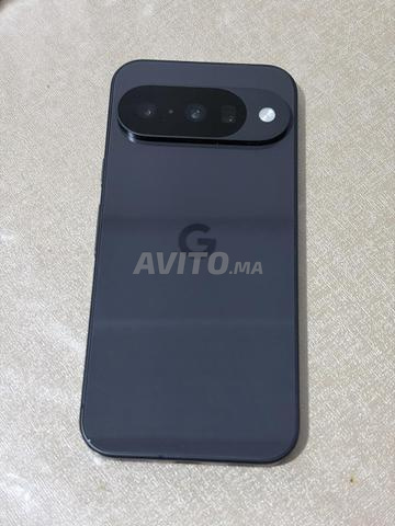 Pixel 10 comme neuf avec boîte et coque google
