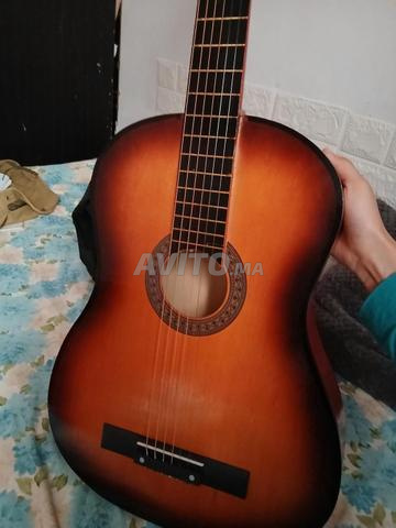Guitare de bonne qualité neuve - 2