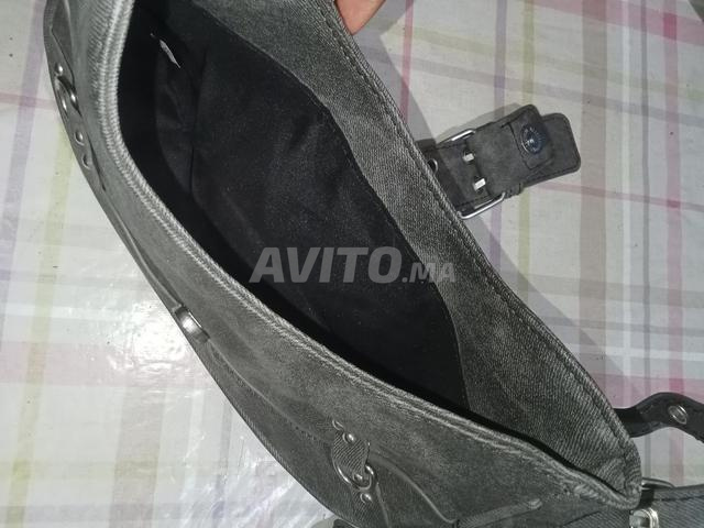 Sac de taille moyenne pratique - 2