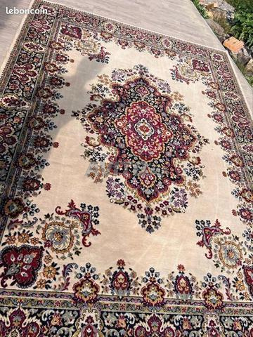 GRAND TAPIS IRANI TEHRANE - 2
