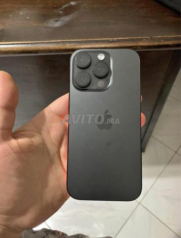 Téléphone 16 Pro, comme neuf, 6900dh