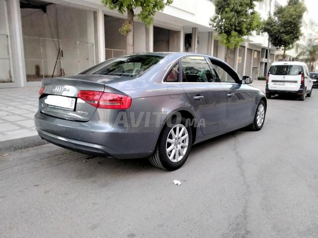 AUDI A4 excellent état 2 litres 12/2012 - 2