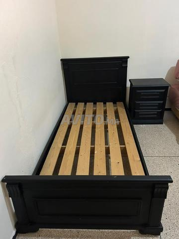 3 lits en bois avec 3 matelas et 3 coiffeuses - 2