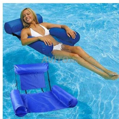 Chaise flottante pour piscine : confort et détente sur l'eau