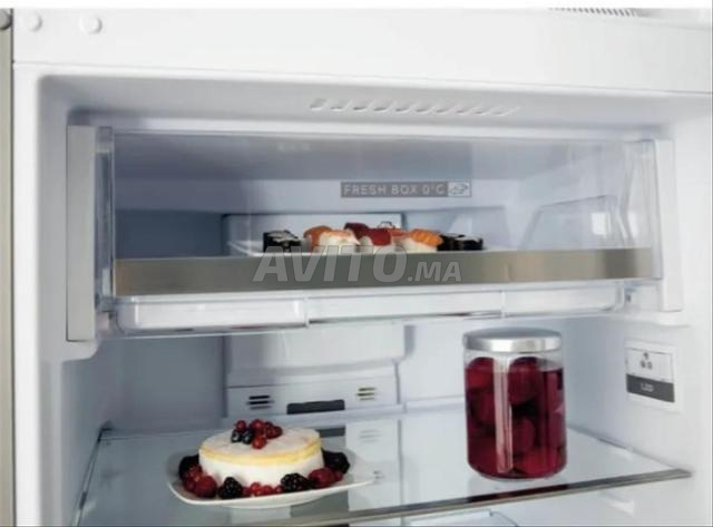 Réfrigérateur Whirlpool blanc grand en bon état - 2