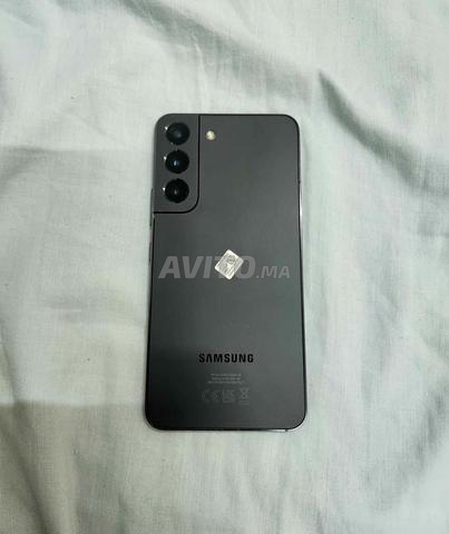 Galaxy S22 encore neuf - 2