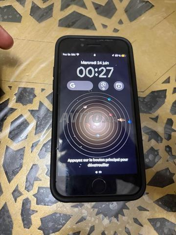 iPhone SE 2 / 128 Go - 2