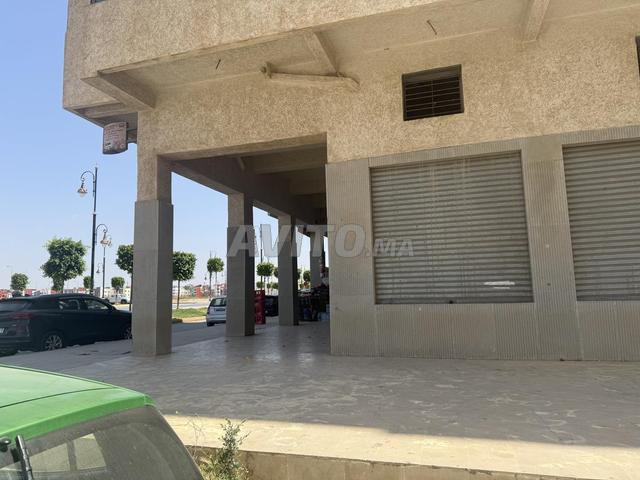 Local à louer route (50 m) محل للكراء طريق