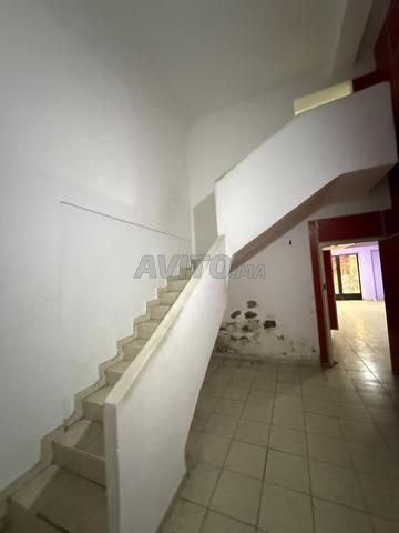 Local commercial 2 Mars 180m²