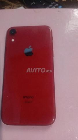 iPhone xr à vendre en assez bon état - 2