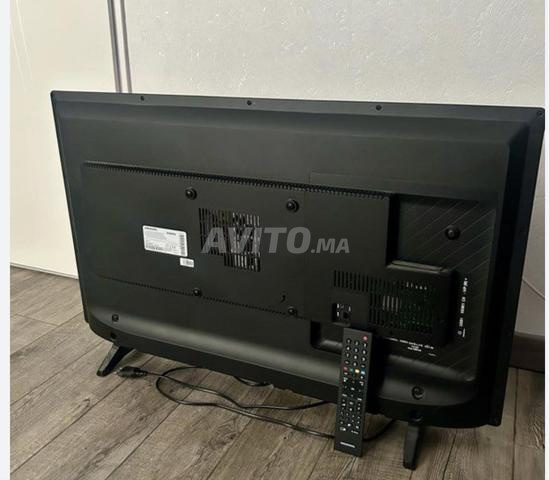 TV GRUNDIG 40VLX7810BP - 2
