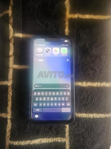 À vendre iPhone 13 - 2