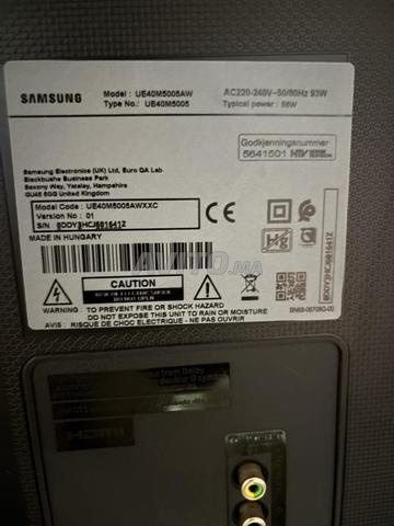 TV Samsung UE40M5005AW - 2