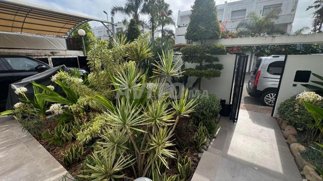 VILLA TRIPLEX À VENDRE À ANFA - 2