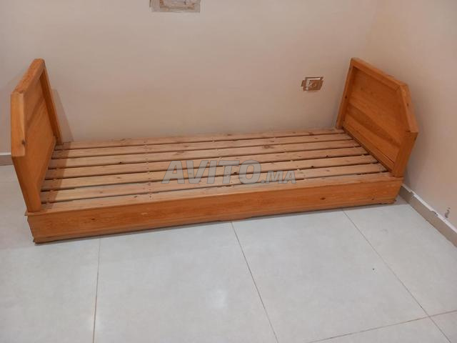 Canapé en bois rouge 2.10cmx80cm