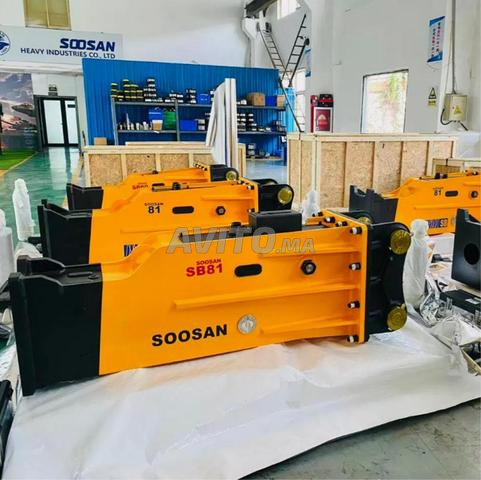 Marteau Brise roche SOOSAN SB81 1700KG - 2