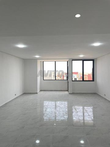Plateaux de bureaux à vendre - 2