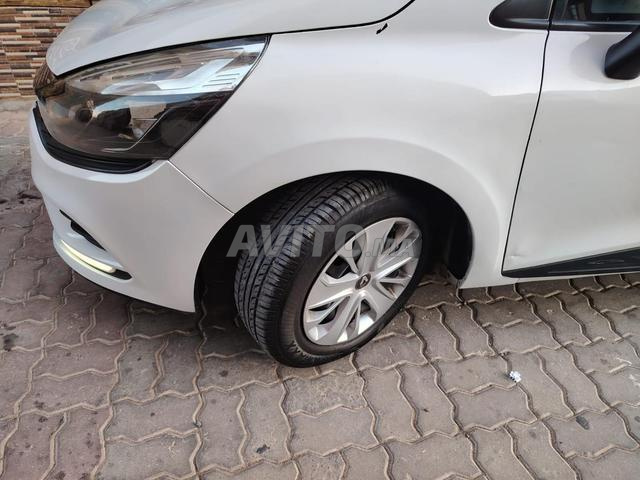 Renault Clio Diesel Manuelle 2018 à Agadir - 2