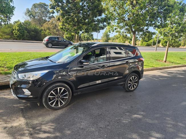 Kuga Titanium 2l Premiere main en tres bon etat