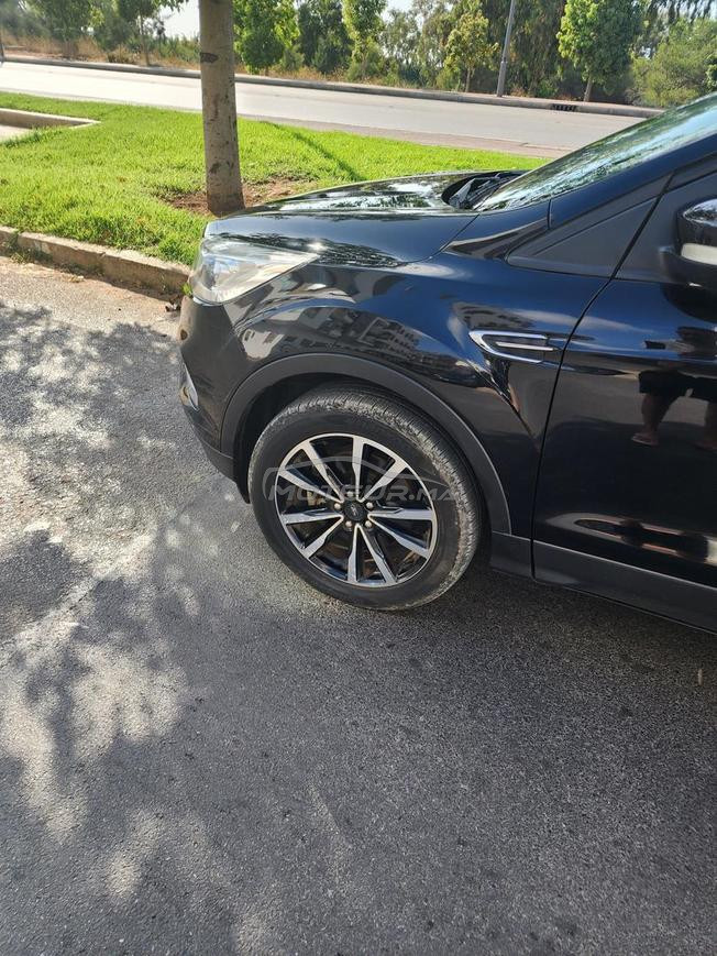 Kuga Titanium 2l Premiere main en tres bon etat
