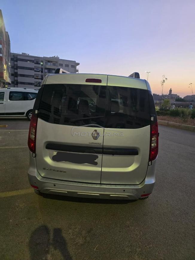 Renault express 2022 smasriya bla tberzit 