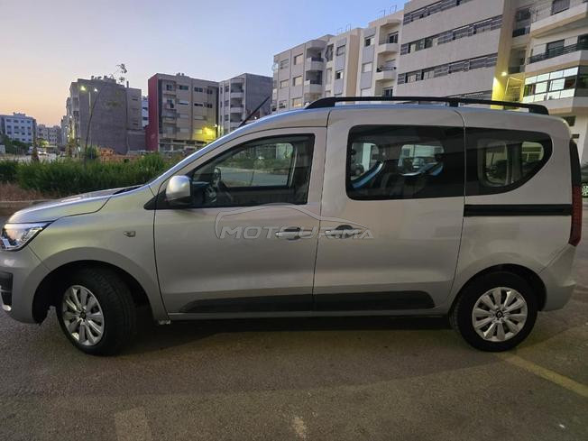 Renault express 2022 smasriya bla tberzit 