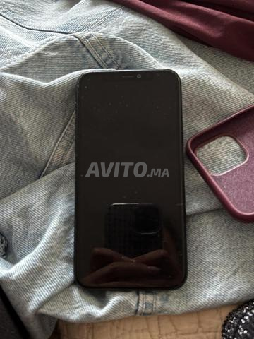 iPhone 11 Pro 256GB 1ère main, bon état - 2