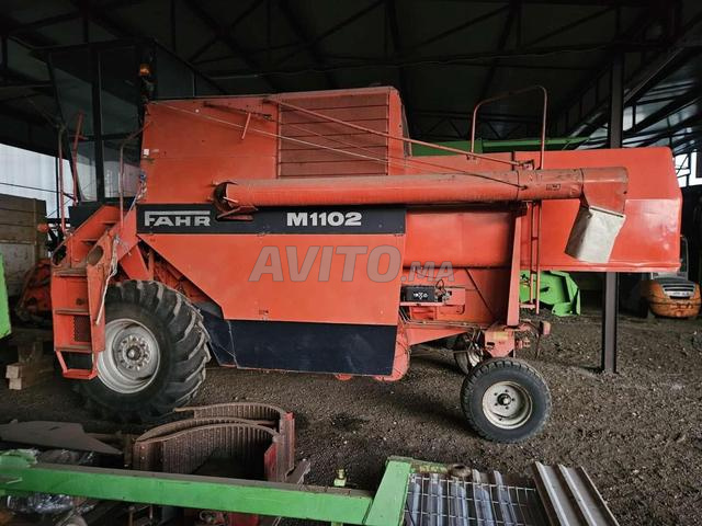 Moissonneuse-batteuse DEUTZ-FAHR M1102 à vendre - 2