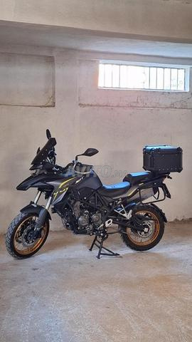 دراجة نارية Qj moto 550 Srt