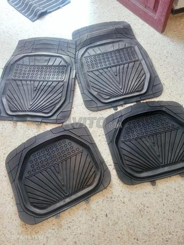 3 enjoliveurs et 4 tapis originaux Clio 4 - 2